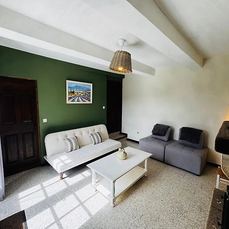 Gite La Bastide De La Loge Au Pied Du Mont Ventoux 萨路特德沃克吕兹 客房 照片