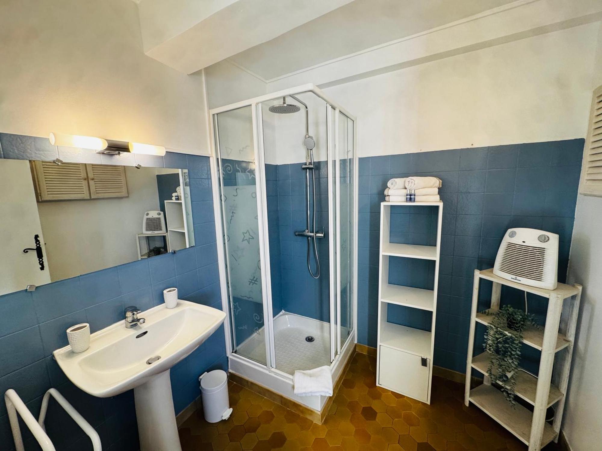 Gite La Bastide De La Loge Au Pied Du Mont Ventoux 萨路特德沃克吕兹 客房 照片
