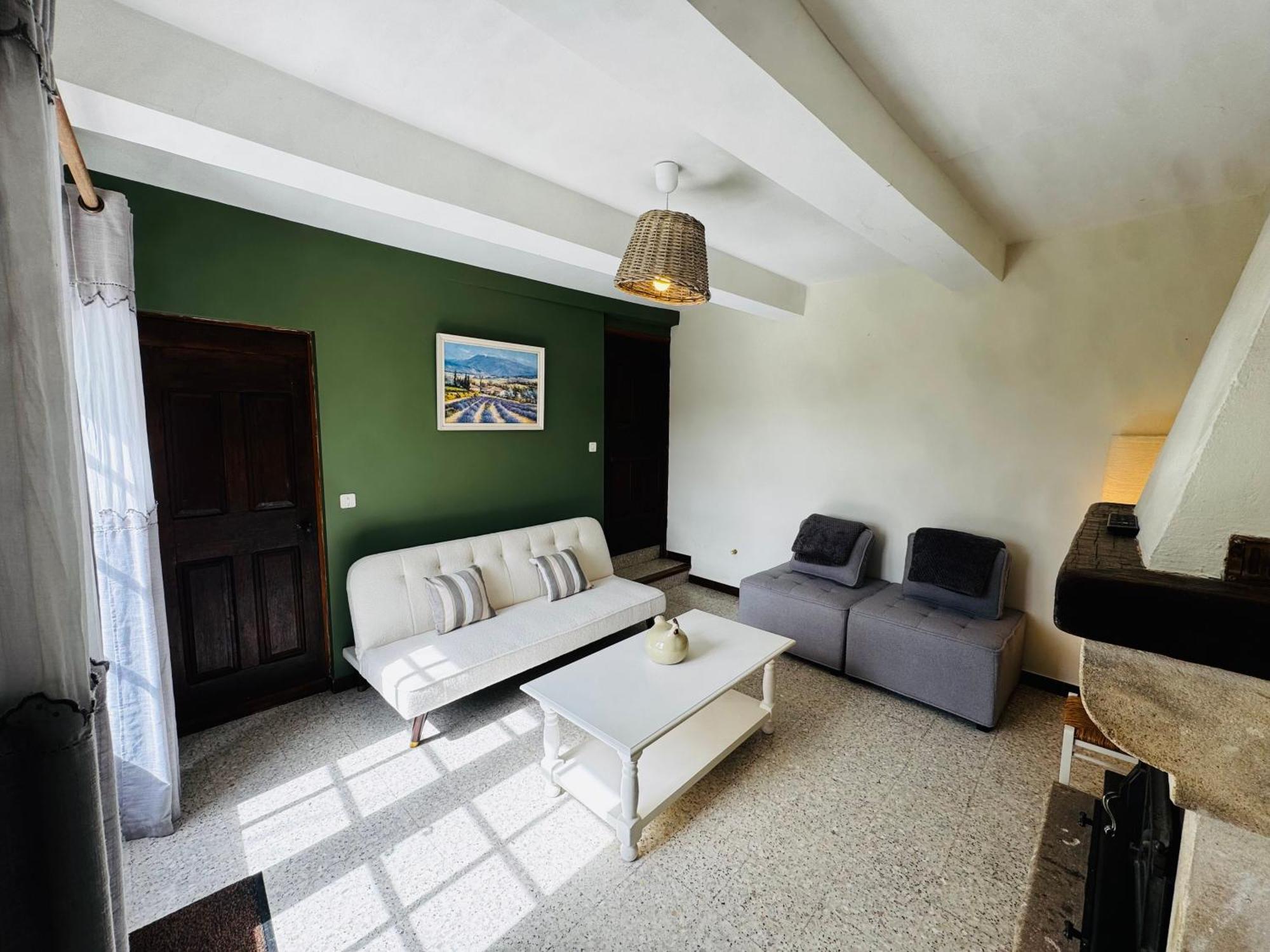 Gite La Bastide De La Loge Au Pied Du Mont Ventoux 萨路特德沃克吕兹 客房 照片